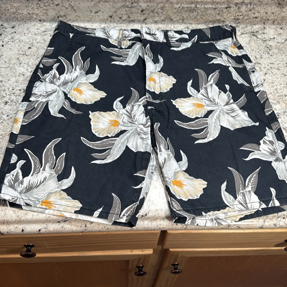 Mens Shorts Bundle. 4 pack. Size 40. - Picture 13 of 16